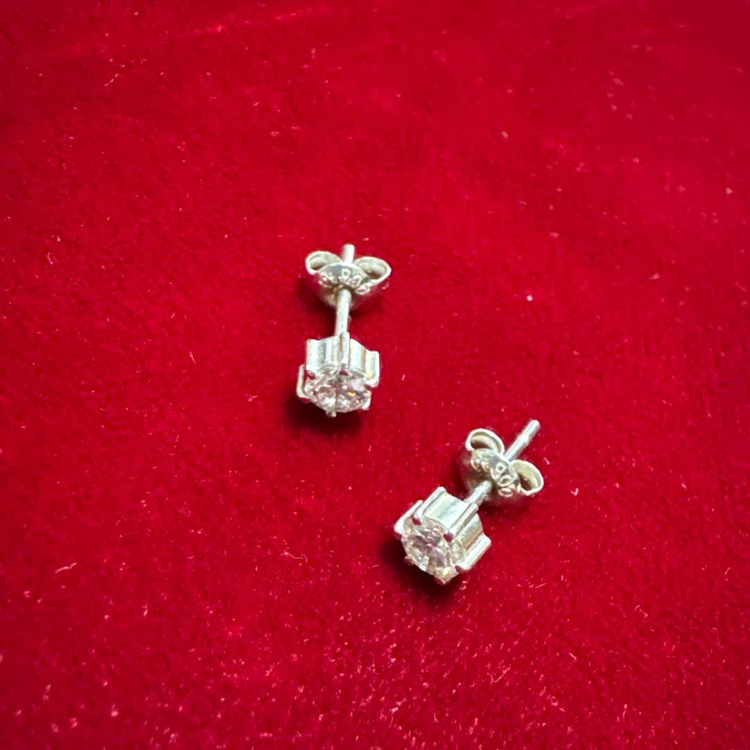 天然一粒ダイヤ　プラチナ900 ピアス両耳　片方0.2カラット