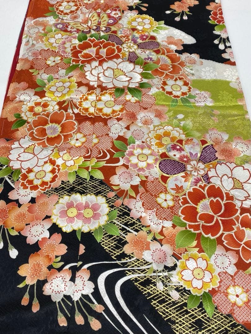 振袖 仮絵羽 刺繍 金彩 紋意匠 正絹 未仕立て品 八掛付き