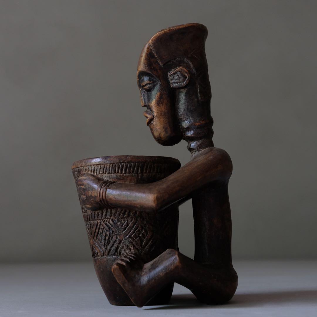 アフリカ 小物入れ付き木彫　オブジェ プリミティブ アート アンティーク