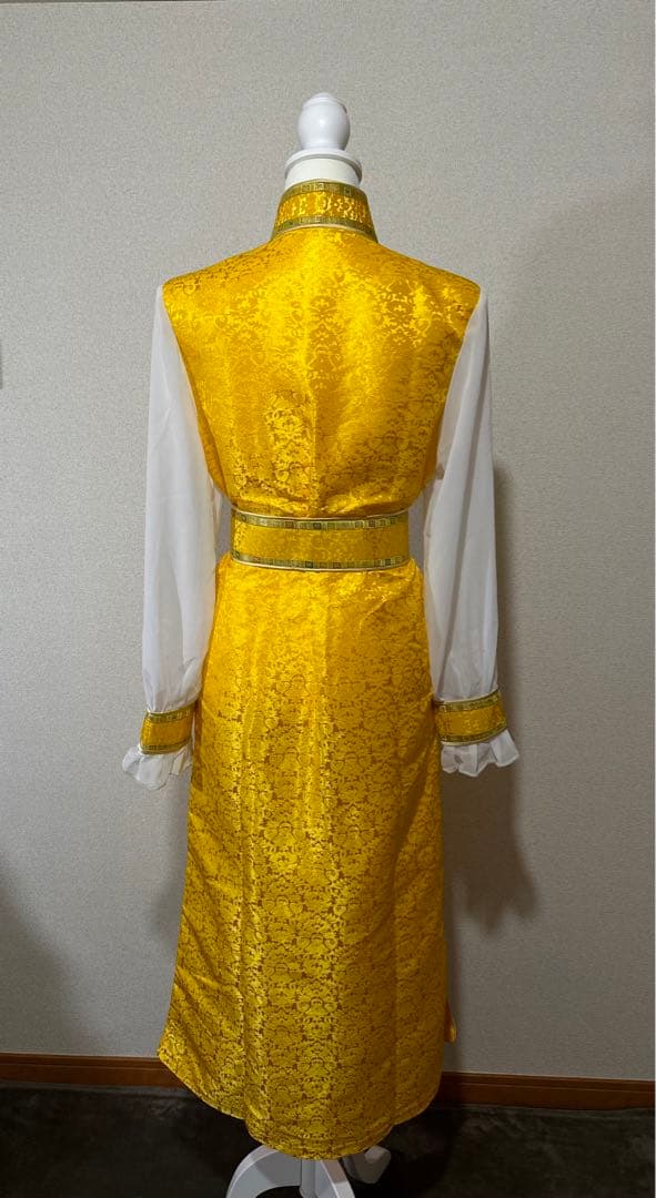 モンゴルの民族衣装　馬頭琴　モリンホール　モンゴルデール　VIVANT デール