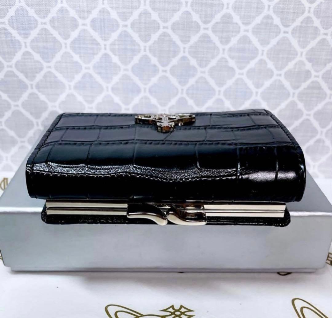 【新作☆内側に素敵な柄】新品 ヴィヴィアン・ウエストウッド 三折り財布 黒