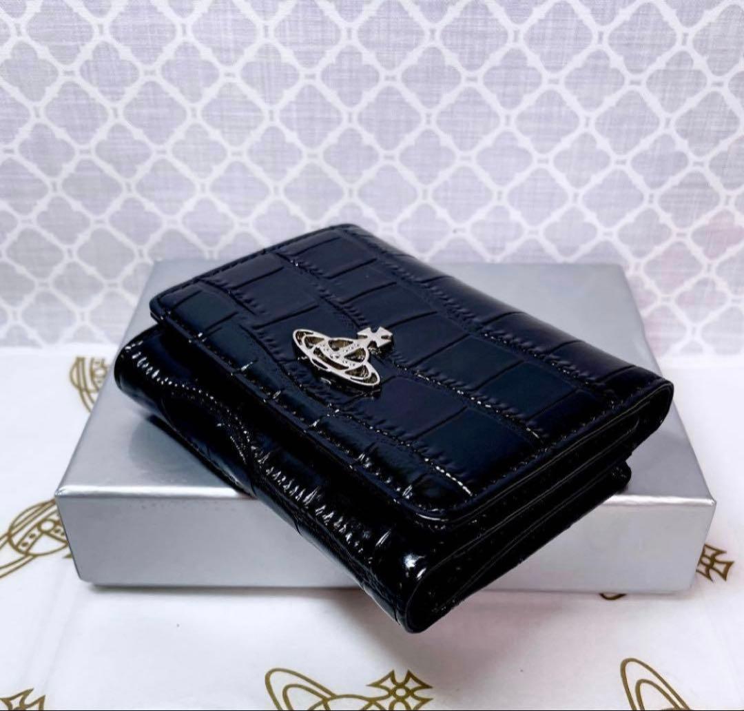 【新作☆内側に素敵な柄】新品 ヴィヴィアン・ウエストウッド 三折り財布 黒