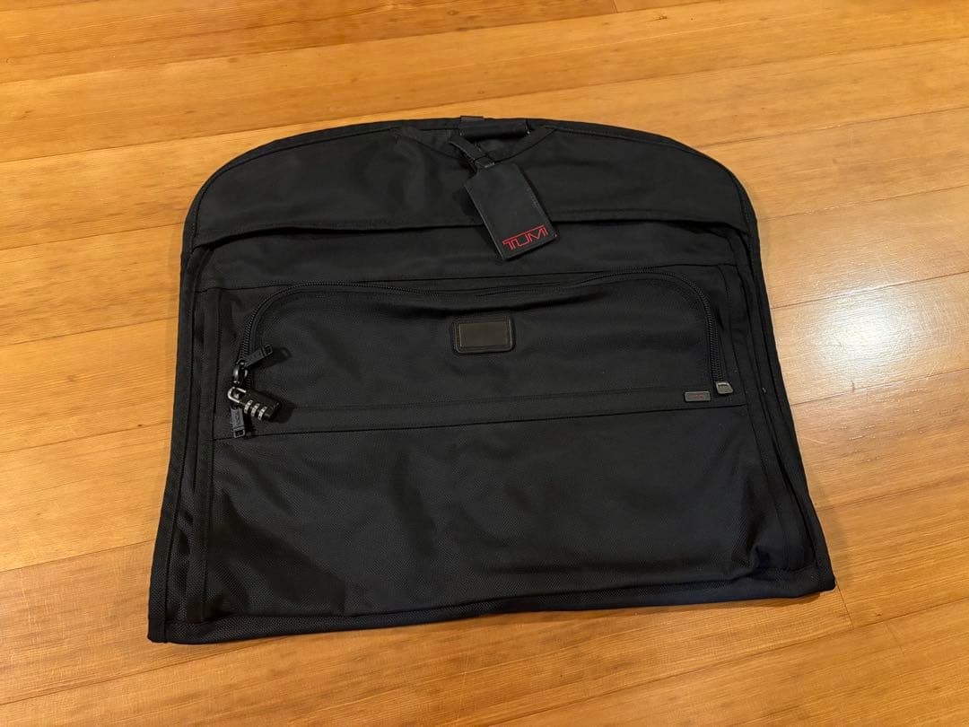 TUMI ガーメントケース スーツ収納 2WAY ハンガー・南京錠付き