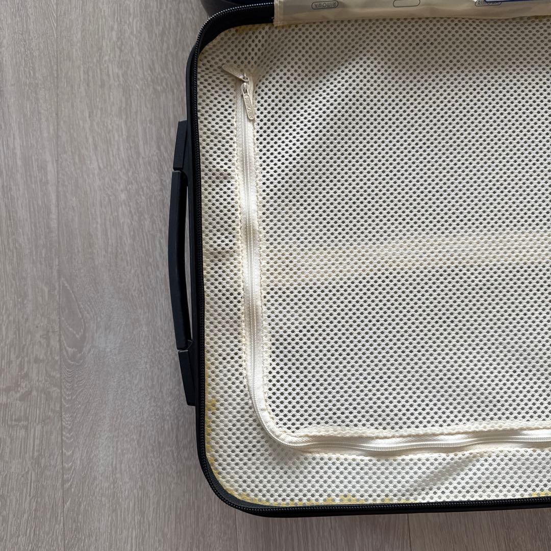 人気モデル　リモワ サルサエアー 33〜34L 4輪 機内持ち込み可能　正規品