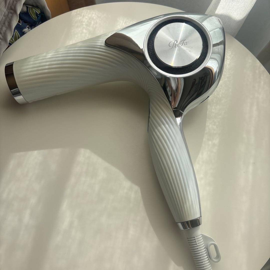 リファ　ビューテック　ドライヤー　ホワイト　プロ