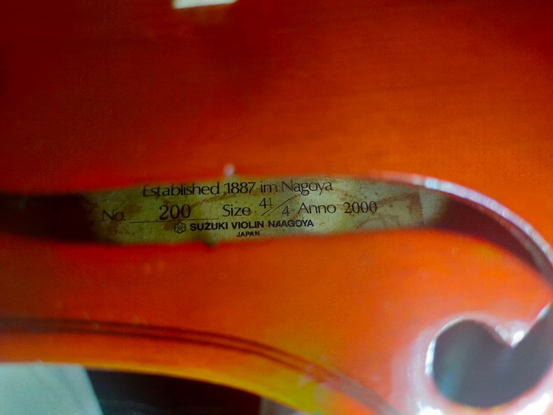 スズキSUZUKIバイオリンNO200.Size4/4.肩当て付き