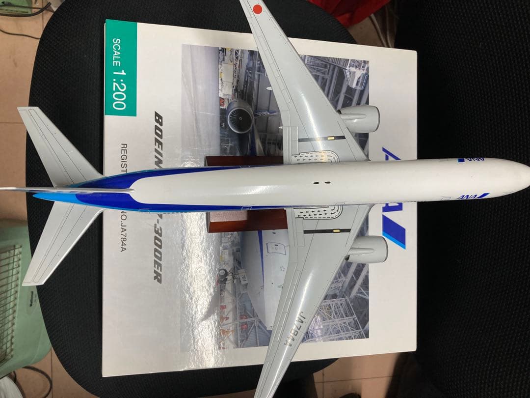 ANA Boeing 777 - 300ER モデル 1/200