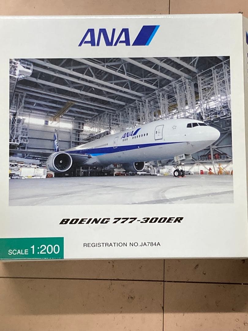 ANA Boeing 777 - 300ER モデル 1/200
