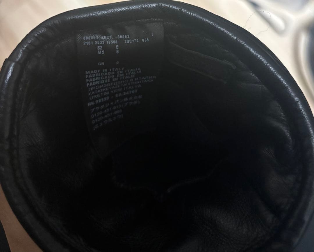 PRADA 三角プレート　ラムレザー　グローブ　手袋