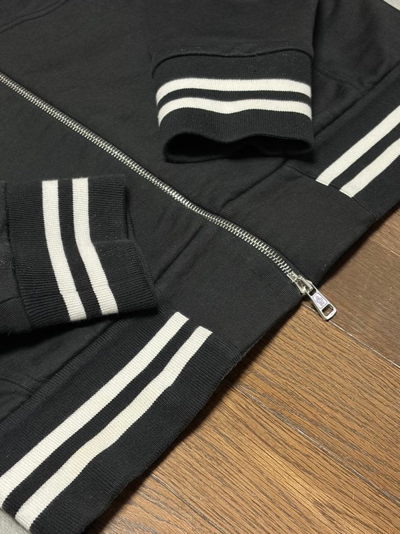 nsx　　　　モンクレール ジップアップ　パーカー　　黒　L