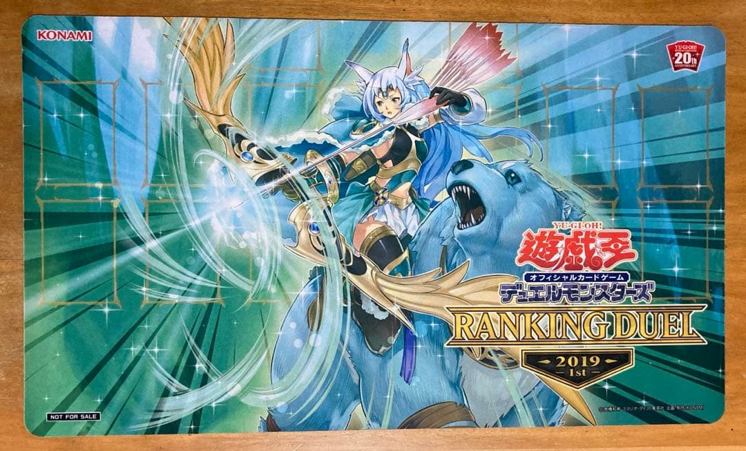 遊戯王 公式 召命の神弓-アポロウーサ プレイマット 月女神の鏃 スリーブ70枚