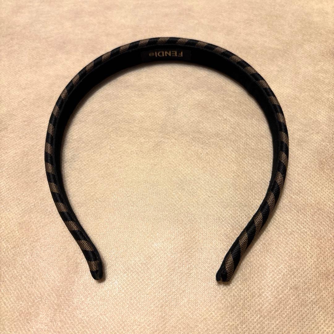 フェンディ ペカン柄カチューシャ