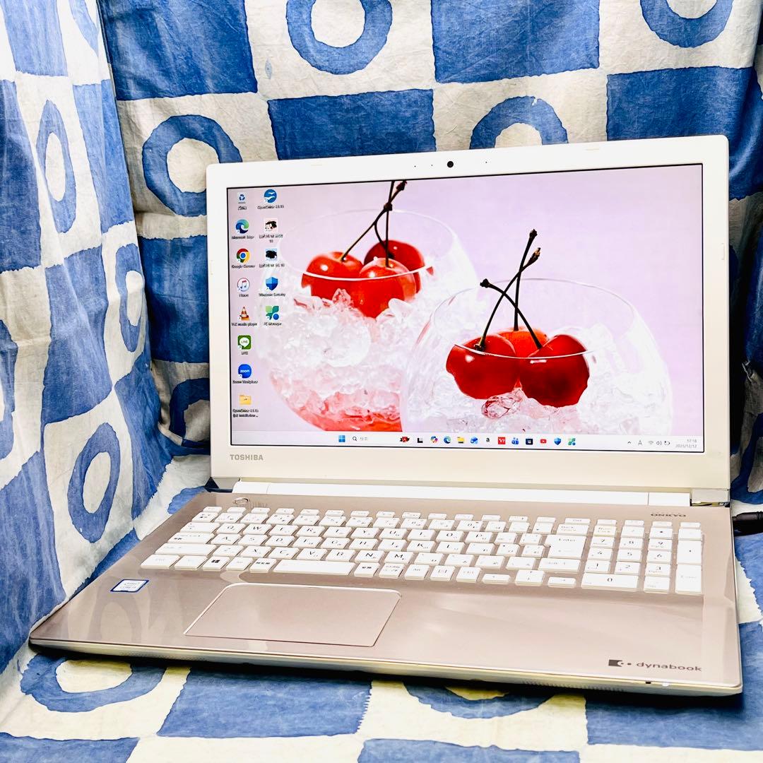 快適SSD☆お洒落ゴールドノートパソコン♪第7世代！カメラ付！Windows11