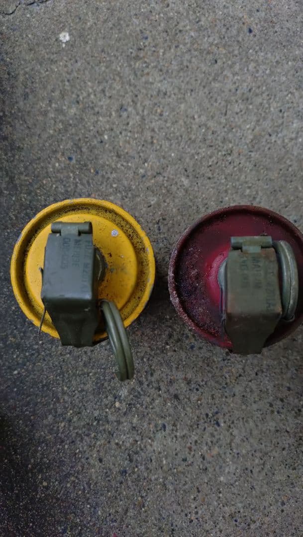 M18スモークグレネード 2本セット 使用済み イエロー レッド 米軍 ナム戦