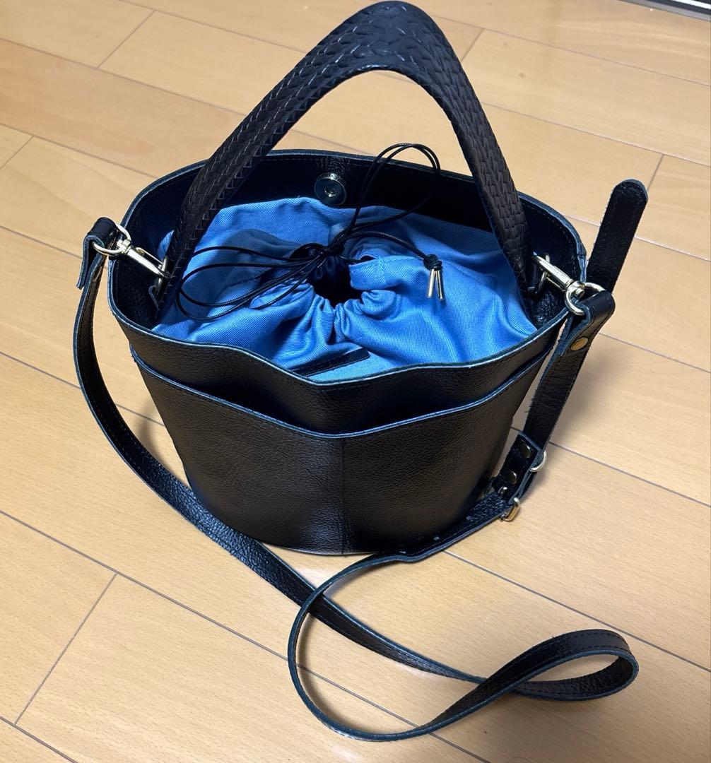 OURこだわりレザーのポットバッグ（ショルダー付き）ブラック