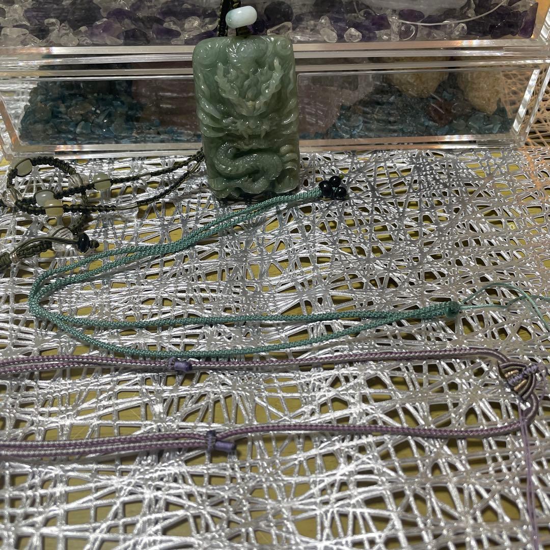 本翡翠　龍彫り(国内鑑定書付き)