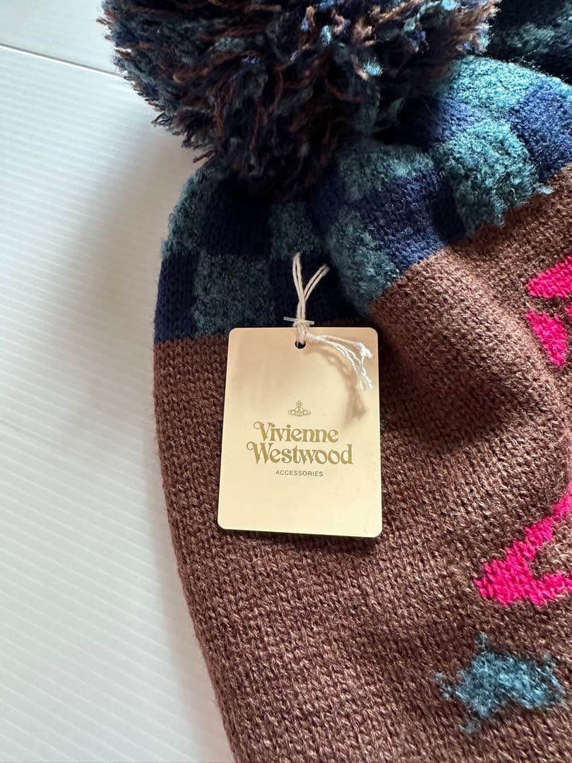 ☆新品未使用☆ Vivienne Westwood ポンポン付きニット帽