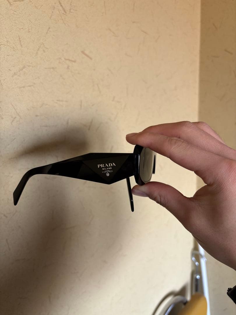 PRADA ブラック スクエアサングラス