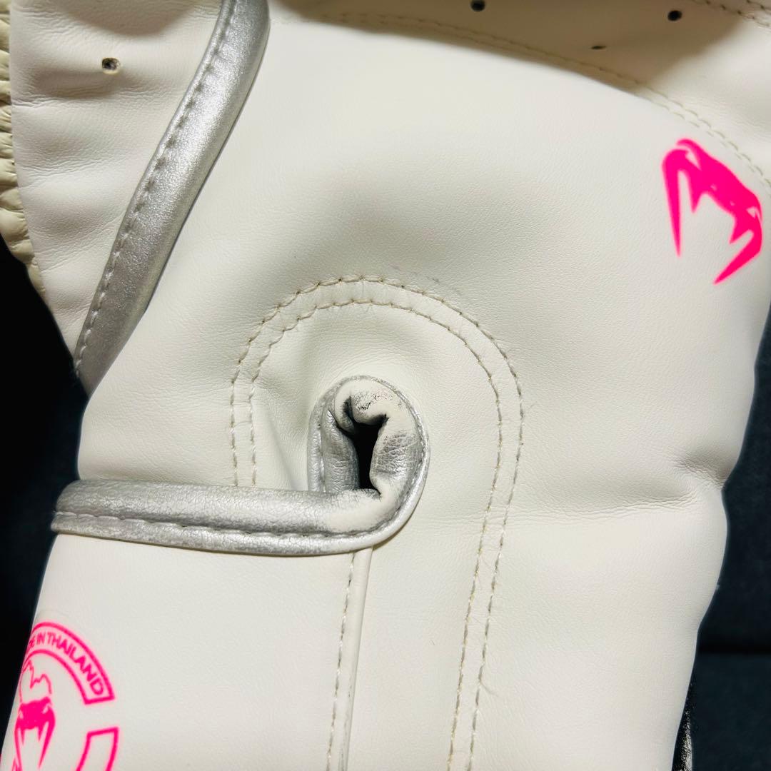 VENUM ボクシンググローブ 12oz ホワイト