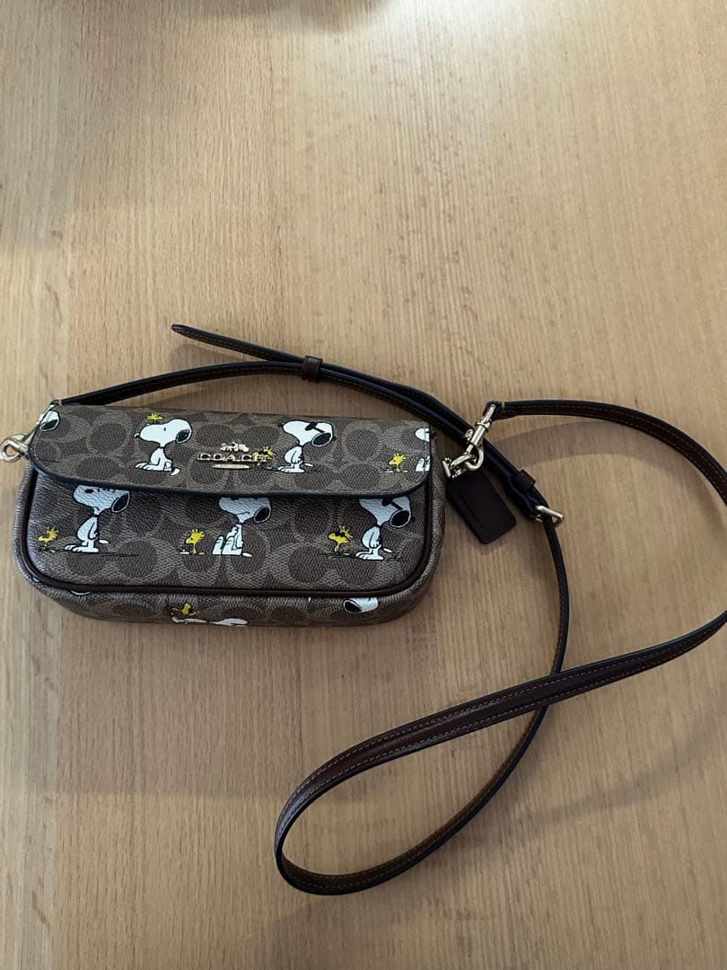 COACH スヌーピー柄 2WAYバッグ　ショルダーバッグ　斜め掛けバッグ