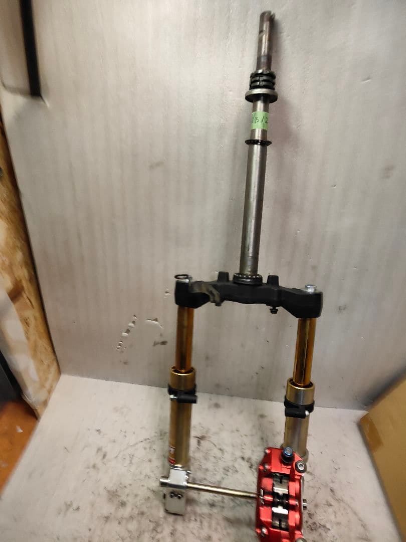 シグナスX 用 30パイ RPMレーシング製フォーク ラジアルキャリパー付き