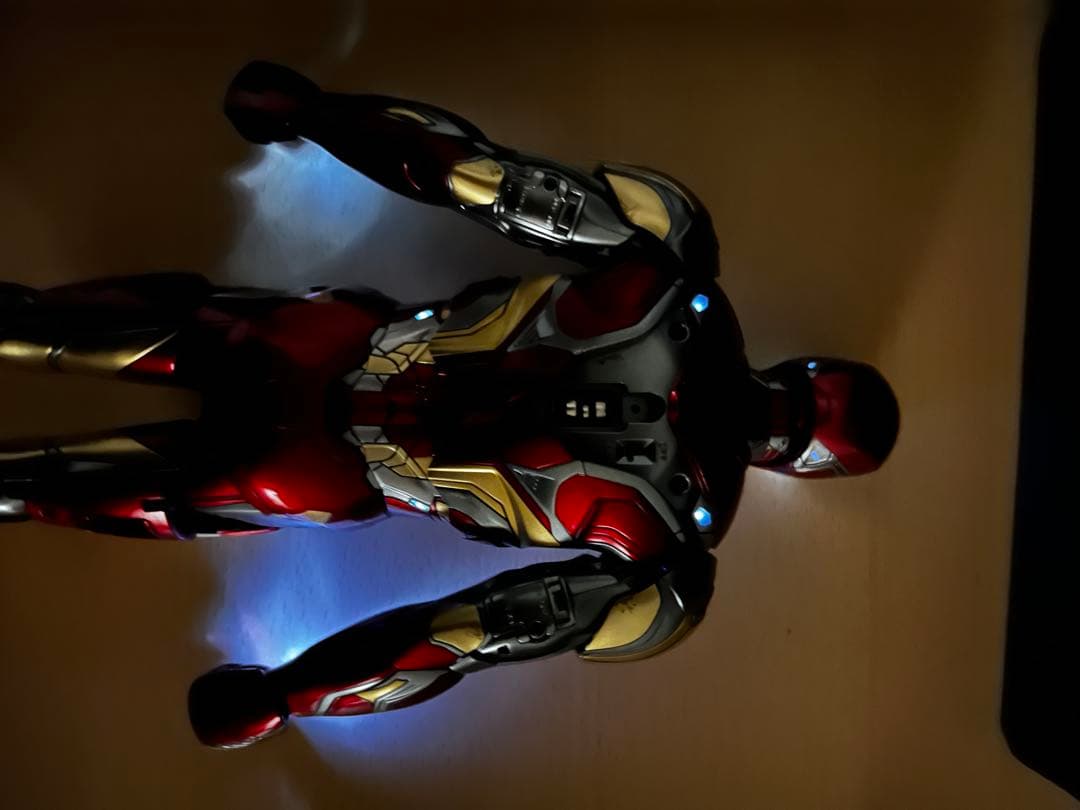 ホットトイズ　アイアンマン　マーク85 ヘッド付き