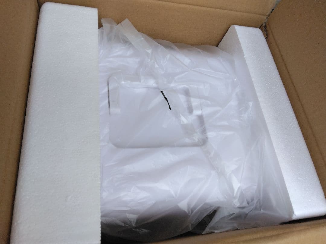 【小型冷温庫】10L ミニ冷蔵庫 2℃～60℃ 屋内車載 ポータブル コンパクト