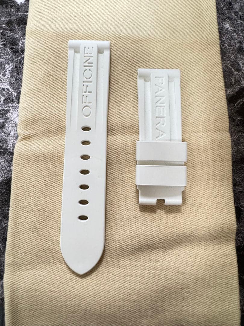 OFFICINE PANERAI 純正　替えベルト　ホワイトラバー　24mm