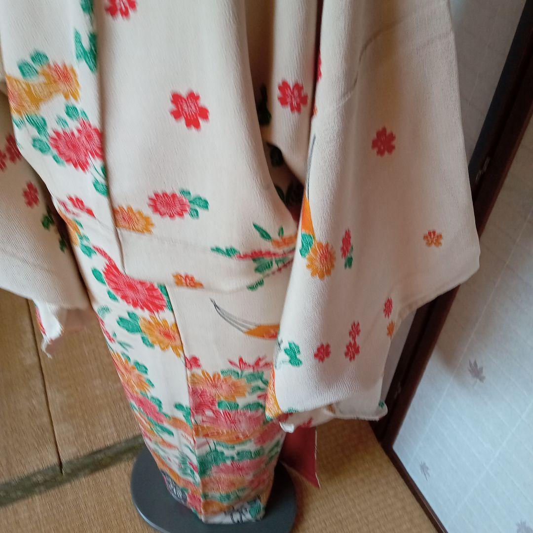 4055未使用美品　紅型　縮緬　中振袖　袷　ベージュで可愛い!