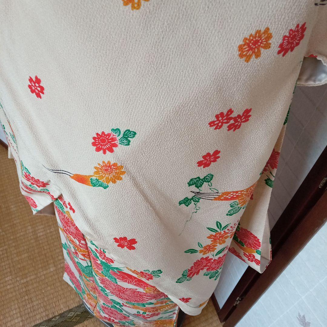 4055未使用美品　紅型　縮緬　中振袖　袷　ベージュで可愛い!