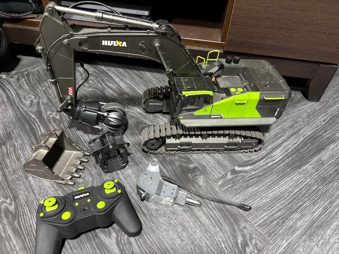 HUINA RC Excavator 4種類パーツ付き