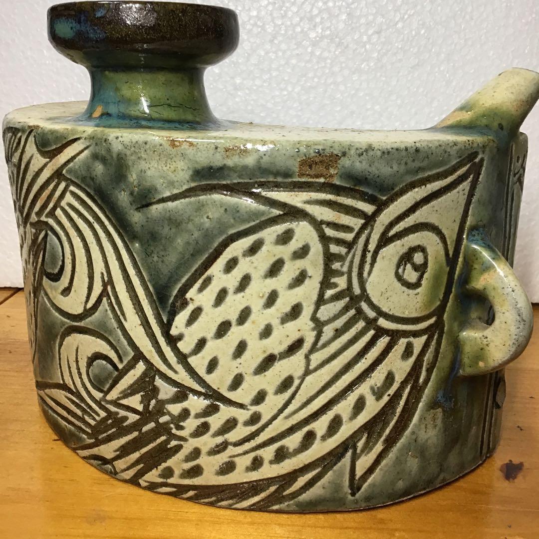 沖縄やちむん　人間国宝　金城次郎　魚紋文様　抱瓶　大