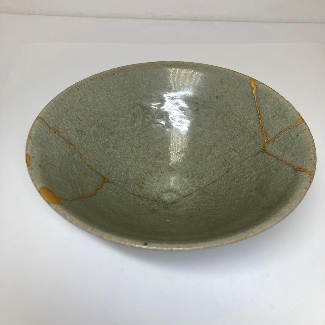 16世紀　高麗青磁陽刻文　幅約16.2㎝　タエオ　東さ7-0331①