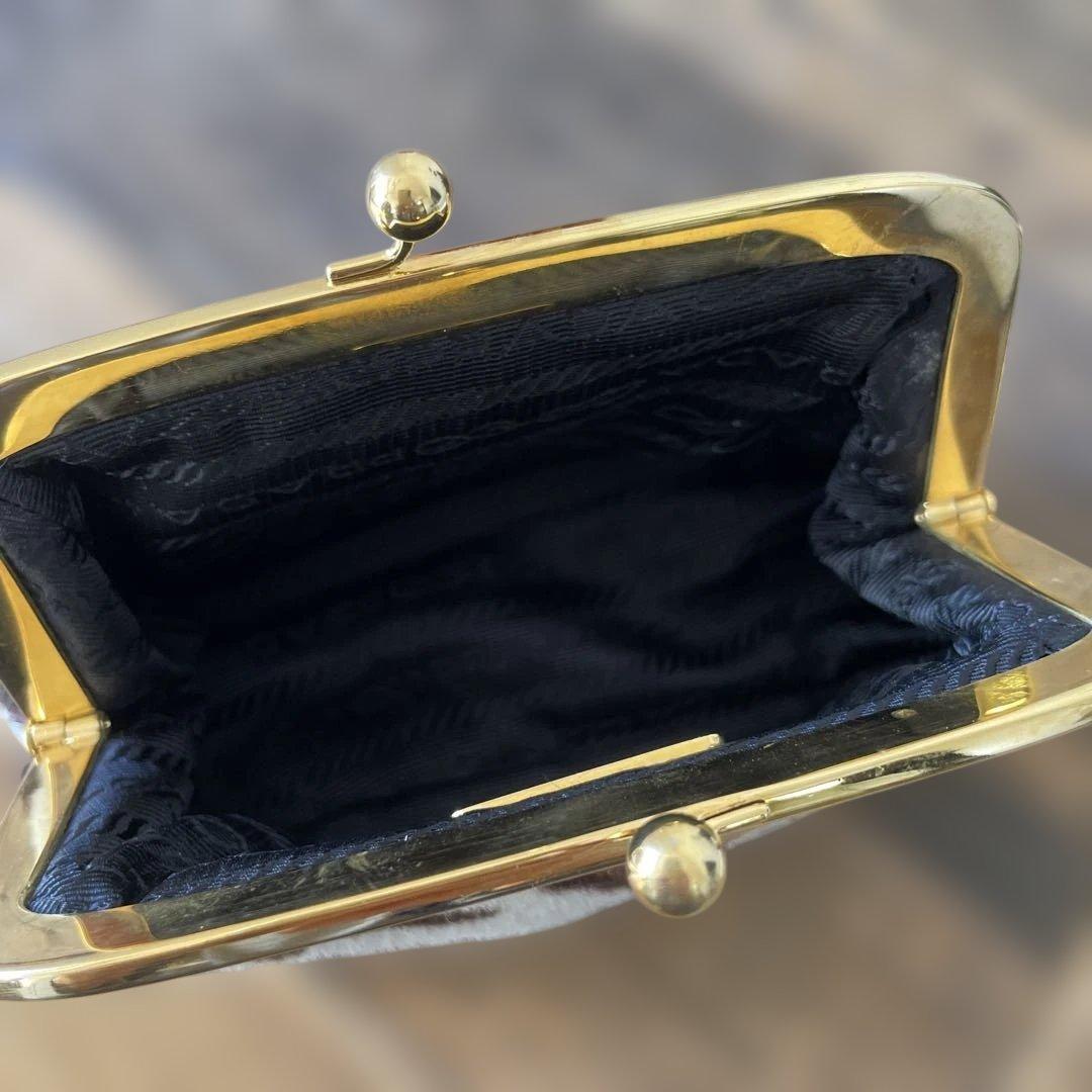 PRADA がま口ポーチ