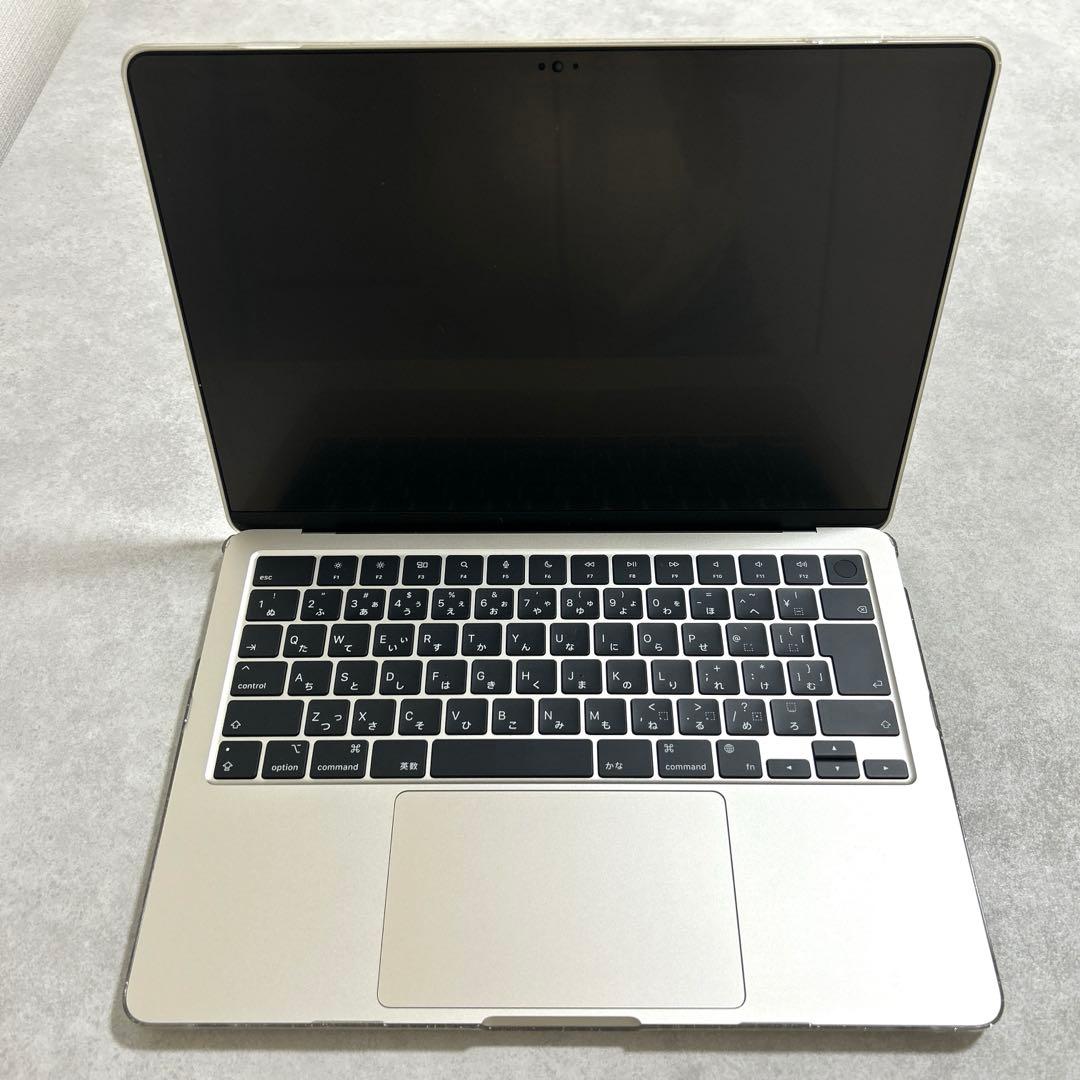 13インチMacBook Air M2チップ　スターライト