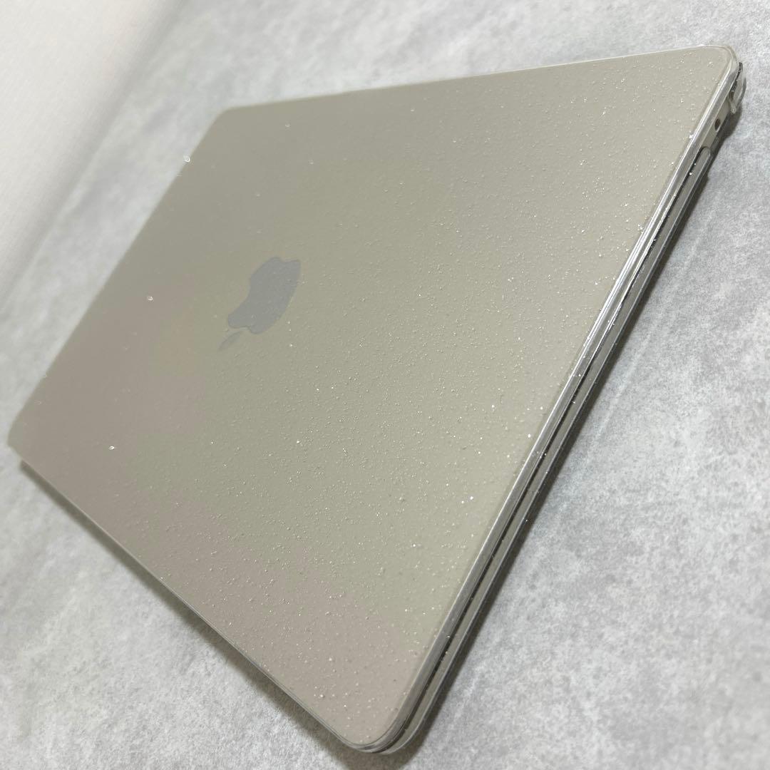 13インチMacBook Air M2チップ　スターライト
