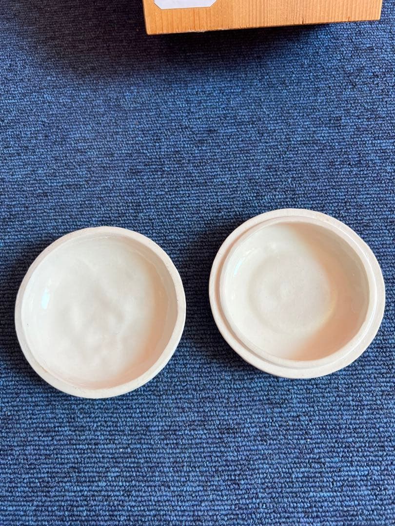 853  茶道具　平戸焼　十五代中里茂右衛門造　白磁　虎　香合　未使用