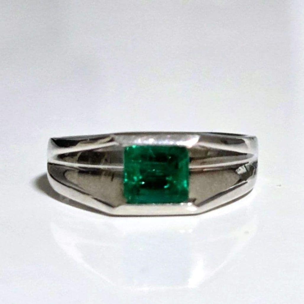 プラチナ900 天然エメラルドリング