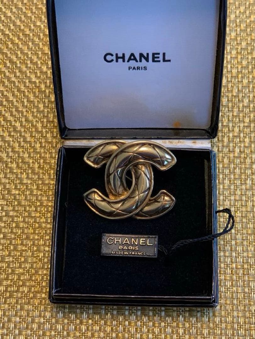 CHANEL ロゴブローチ 1153