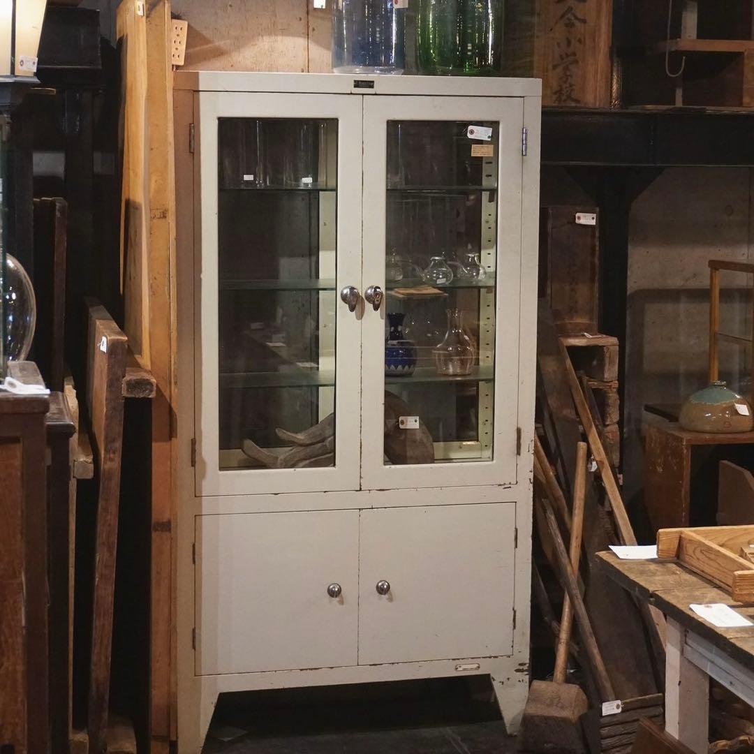 ケビント　ドクターキャビネット　ガラス棚　医療棚　ヴィンテージ