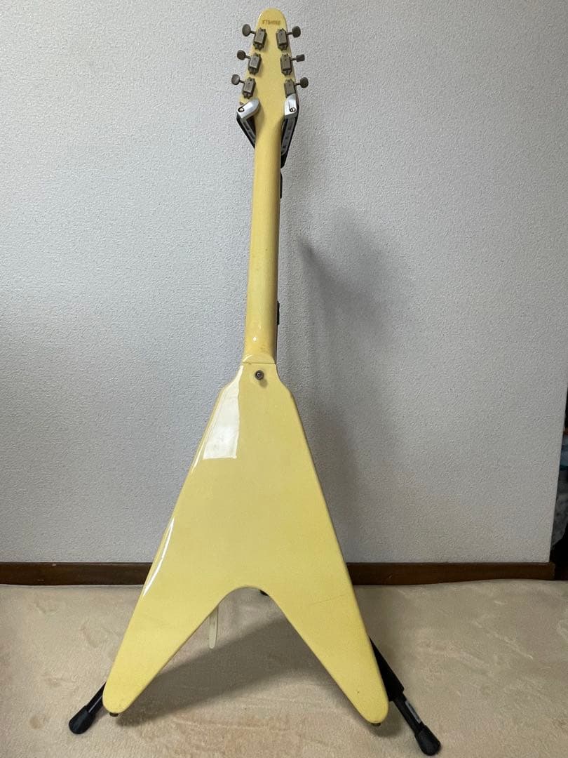 P*e様 Greco V型エレキギター クリーム色