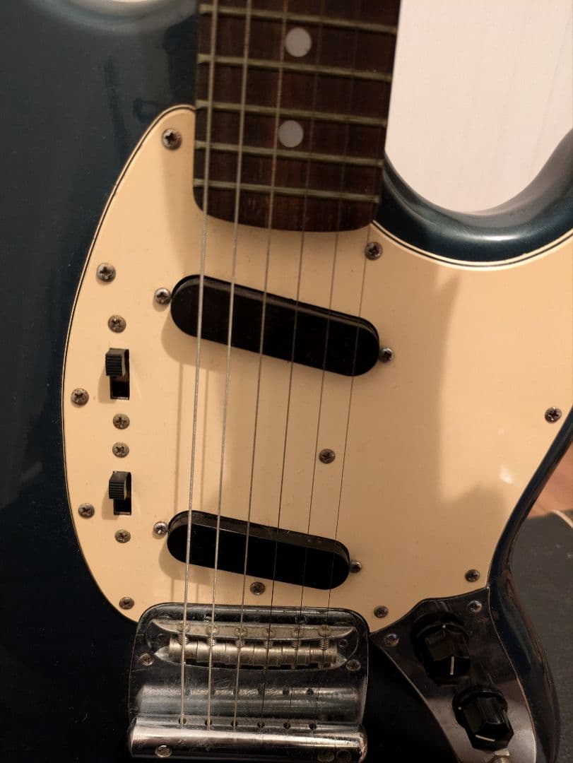 Fender Mustang エレキギター 　ムスタング＋ハードケース　ジャンク