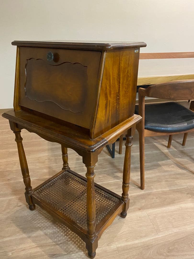 カリモクコロニアル木製クラシック電話台 ライティングビューロ　ろくろ調