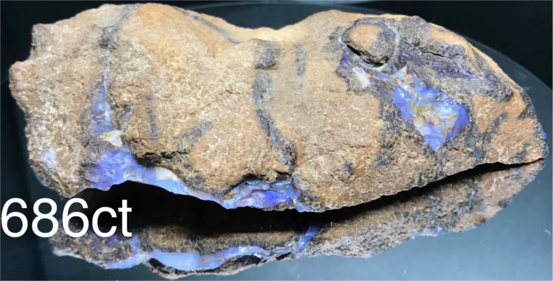 686ct ボルダーオパール　原石　標本　クイーンズランド　オーストリア