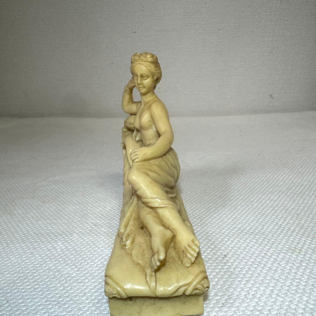 ギリシャ古代裸のりんごを持つ女性 馬の二輪車　２個セット　イタリア