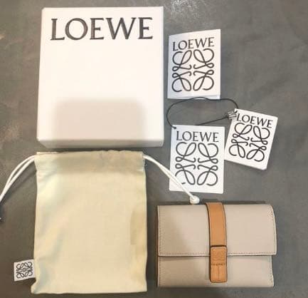 【箱付】ロエベLOEWE スモールバーティカルウォレット