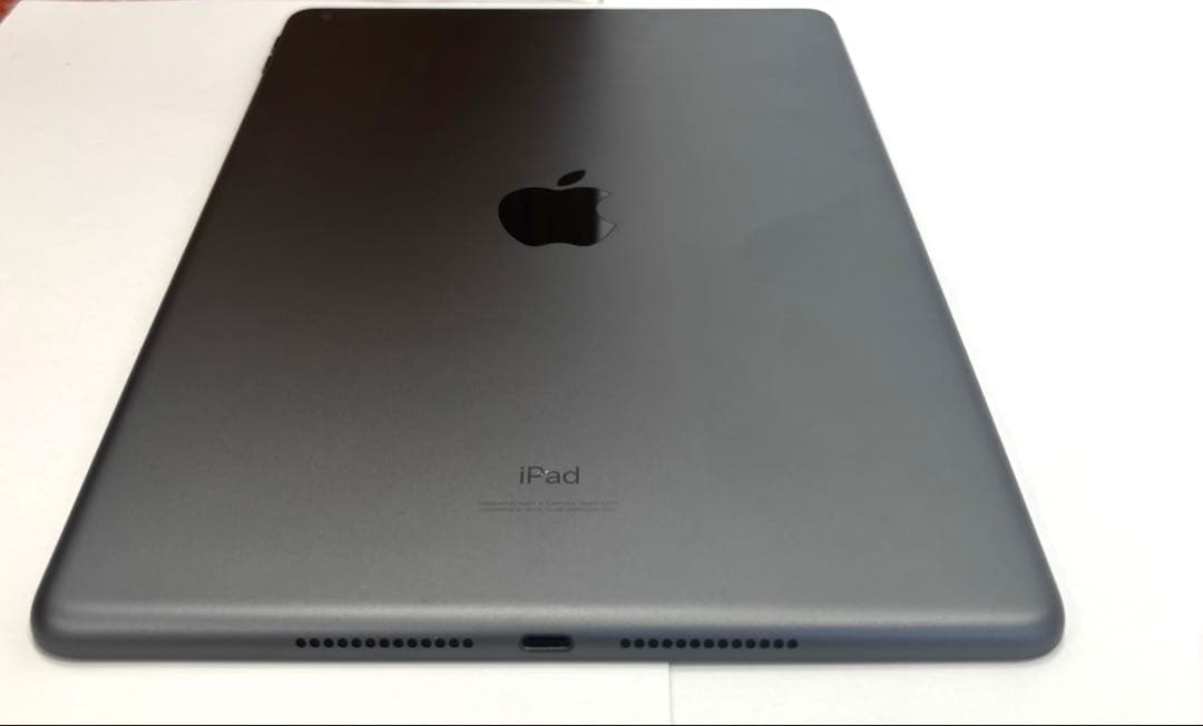 ❸ 美品　iPad 第8世代★ 32G グレー