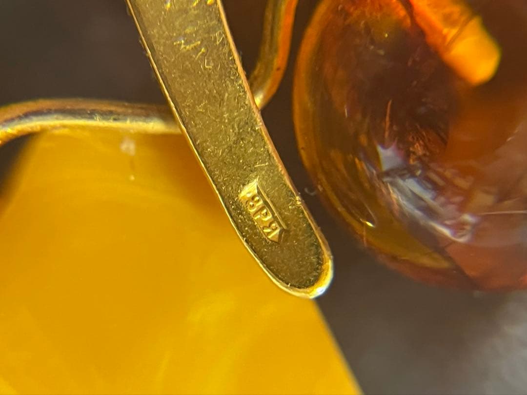 ロイヤルアンバー ブローチ 2個