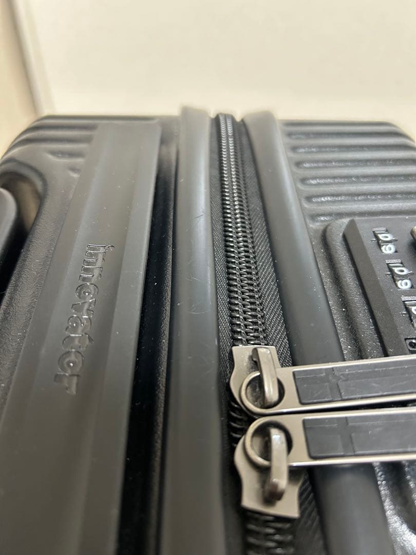 スーツケース Innovator INV50 ジェットブラック38L限定カラー