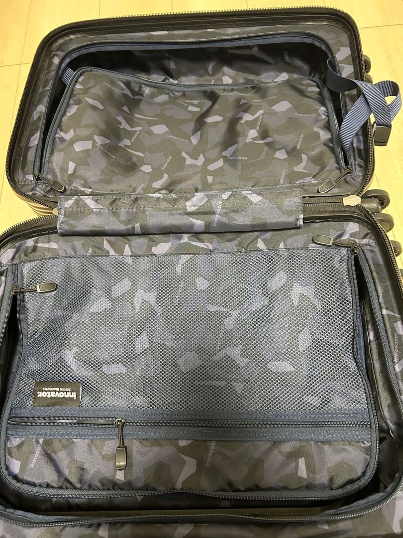 スーツケース Innovator INV50 ジェットブラック38L限定カラー